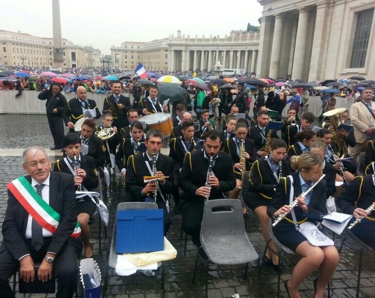La banda musicale di Cerda suona in piazza San Pietro per Papa Francesco