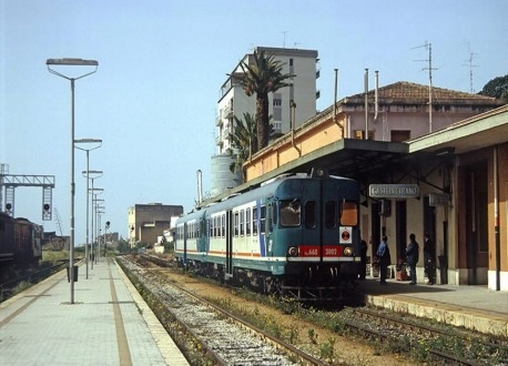 In Sicilia “ferrovie-lumaca”