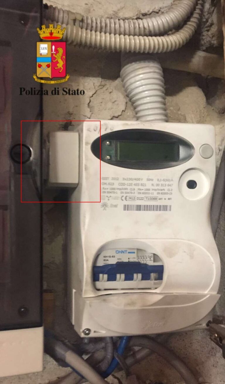 Gestore di una polleria denunciato per furto di energia elettrica