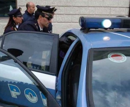 Aveva rapinato sedici esercizi commerciali in due mesi. Ma il diciassettesimo colpo gli ha portato sfortuna. Fermato dalla Polizia