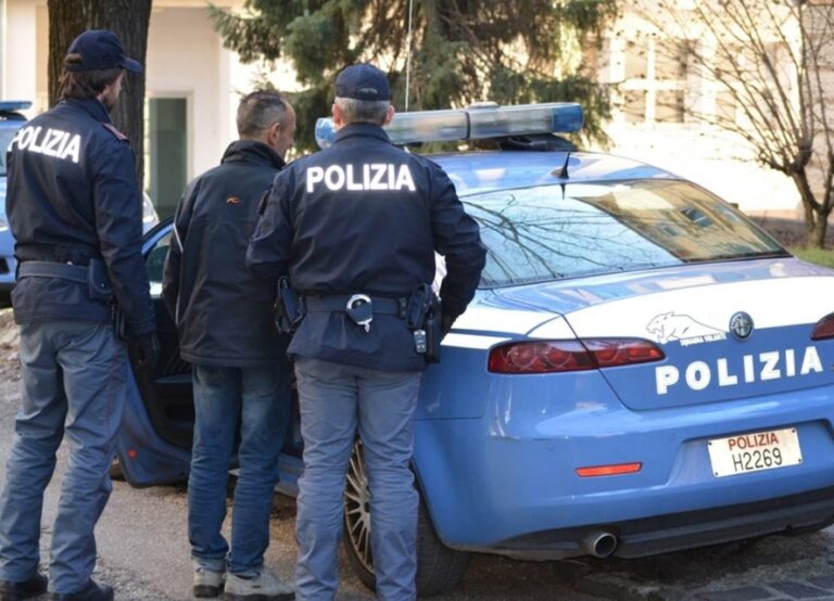 Agli arresti domiciliari ricattava una donna di diffondere immagini particolari e frequentava pregiudicati. Arrestato