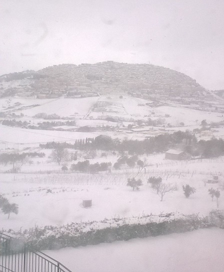 A causa della neve le scuole di Gangi rimarranno chiuse il 7 e il 9 gennaio. Annullate dal Sindaco tutte le manifestazioni previste fino a lunedì