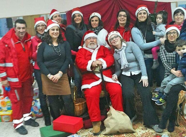 Natale condiviso a Castellana con la Croce rossa. I bambini donano giochi per altri coetanei “meno fortunati”