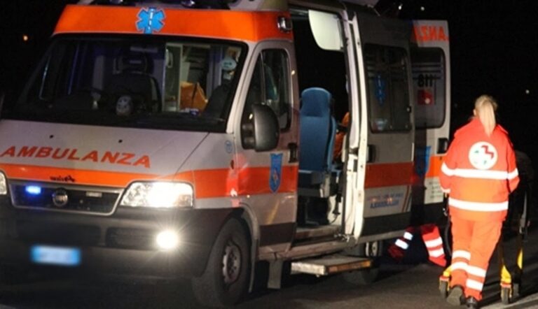 25enne si accascia e muore. Tragedia ieri sera in piazza San Domenico a Palermo