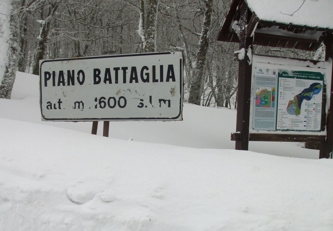 Riprende a nevicare sulle Madonie. Presenza di turisti a Piano battaglia