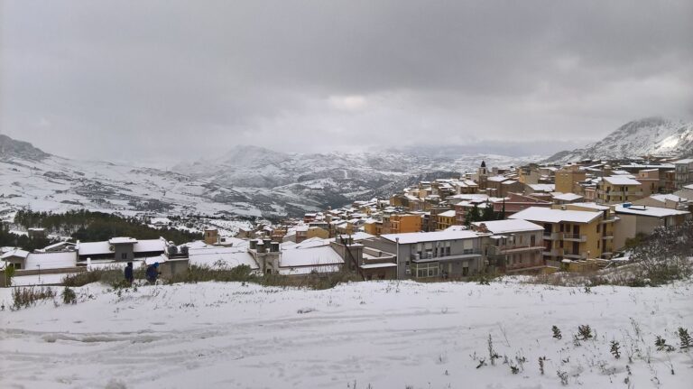 Servizio di volontariato dell’Associazione “I Soccorritori di Caccamo” per l’emergenza neve