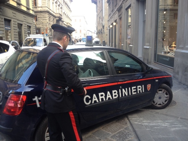 Si rifiuta di esibire i documenti ai carabinieri e li aggredisce. Arrestato, patteggia la pena. E’ accaduto a Termini