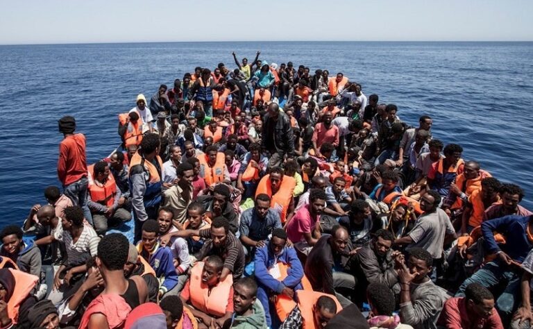 Rapporto segreto tedesco: sei milioni di migranti vogliono entrare in Europa dalle coste del Mediterraneo