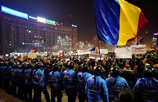 Romania nel caos. 300mila in piazza contro il decreto “salva-corrotti”