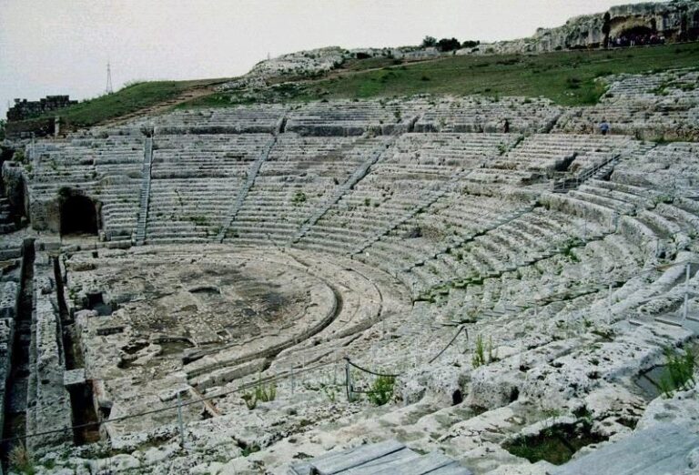Si parla del Teatro greco al Corso di Archeologia organizzato da SiciliAntica a Termini Imerese