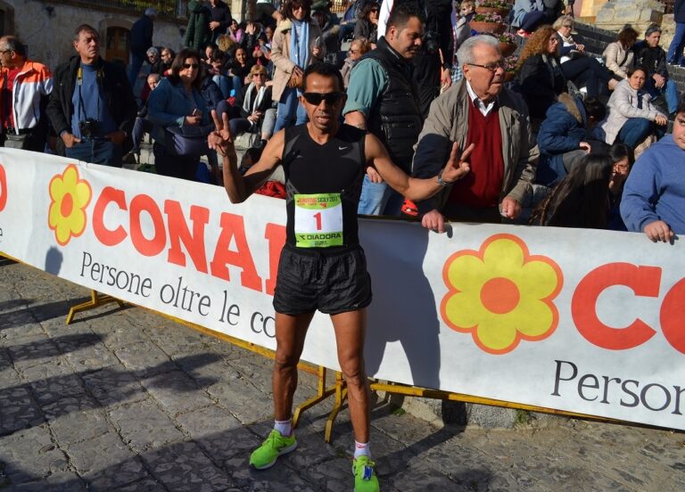 Il marocchino Mohammed Hajjy vince a tempo record la tappa di Cefalù del Running Sicily 2017