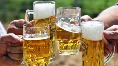 Contro gli sprechi alimentari. L’invenzione dalla Svizzera: birra con gli scarti del pane