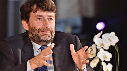 Ponte sullo Stretto. Delrio è per il no, Franceschini per il sì. Ma perché non mettersi d’accordo?