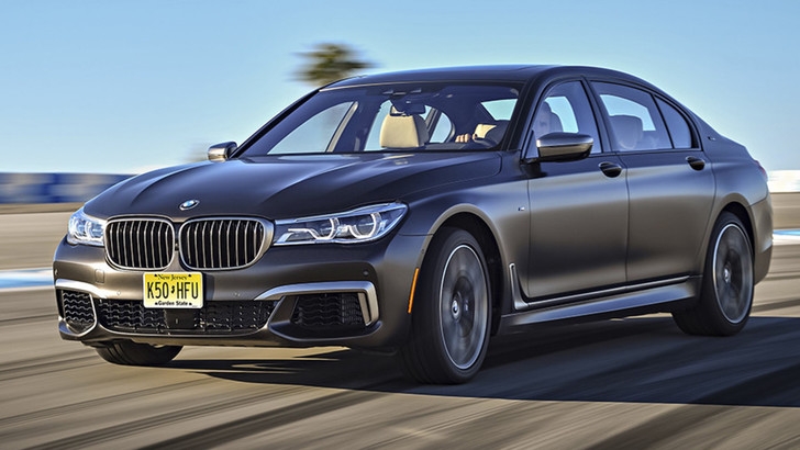 BMW richiama negli USA l’ammiraglia M760Li xDrive. Problemi al radiatore dell’olio del motore. Un difetto che ha provocato l’intervento dell’organo statunitense per la sicurezza autostradale