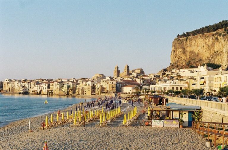 Polizia sequestra un altro lido a Cefalù