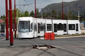 Tram investe un giovane a Palermo