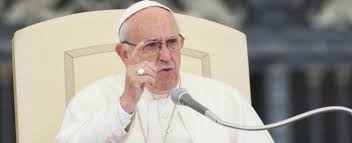 Il papa: “Non si possono costringere gli anziani a lavorare”