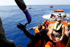 Il governo italiano: “Chiudiamo i porti ai migranti”