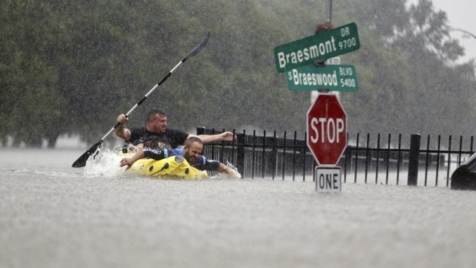 L’uragano nel Texas fa cinque vittime