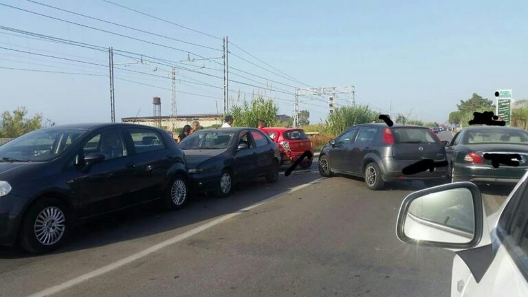 Campofelice di Roccella: grave incidente sulla Statale 113