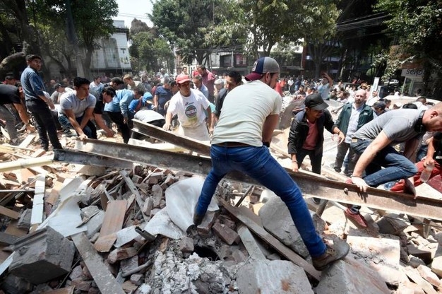 Città del Messico, più di 200 morti per il terremoto