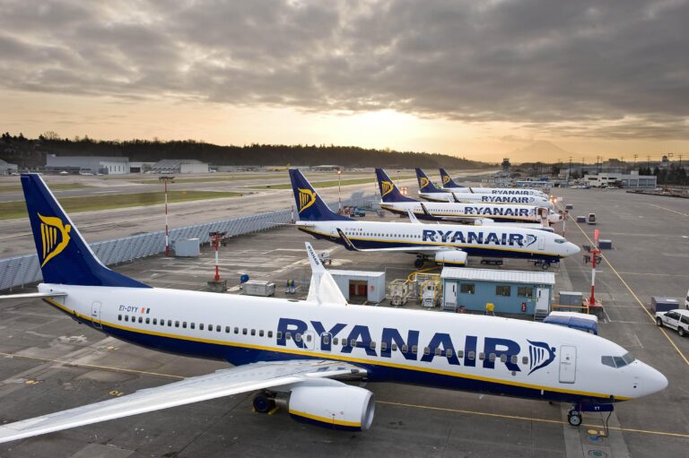 Ryanair, in 400.000 a piedi e oltre 20 milioni di euro di rimborsi previsti