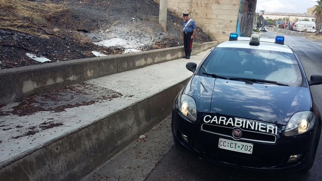 Carabinieri arrestano piromane mentre appicca un incendio