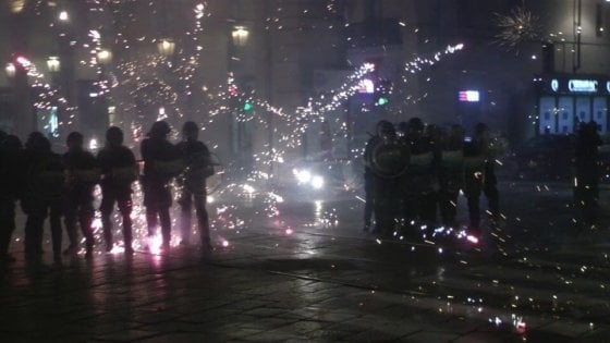 G7 a Torino. Nella notte scontri tra polizia e manifestanti