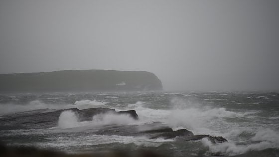L’uragano Ophelia arriva in Irlanda e causa danni