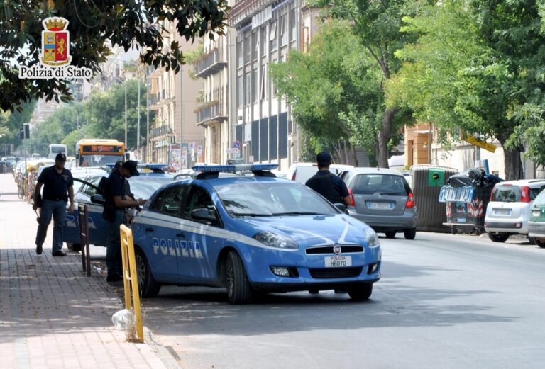 Cinque Daspo urbano contro parcheggiatori abusivi