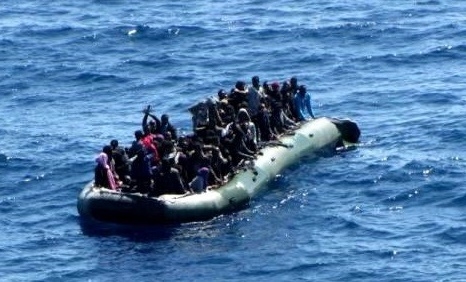 Migranti, naufragio al largo delle coste della Libia. Affonda gommone diretto in Italia, 23 morti e diversi dispersi