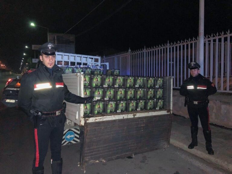 Rubano 4000 bottiglie di birra. I Carabinieri arrestano quattro uomini