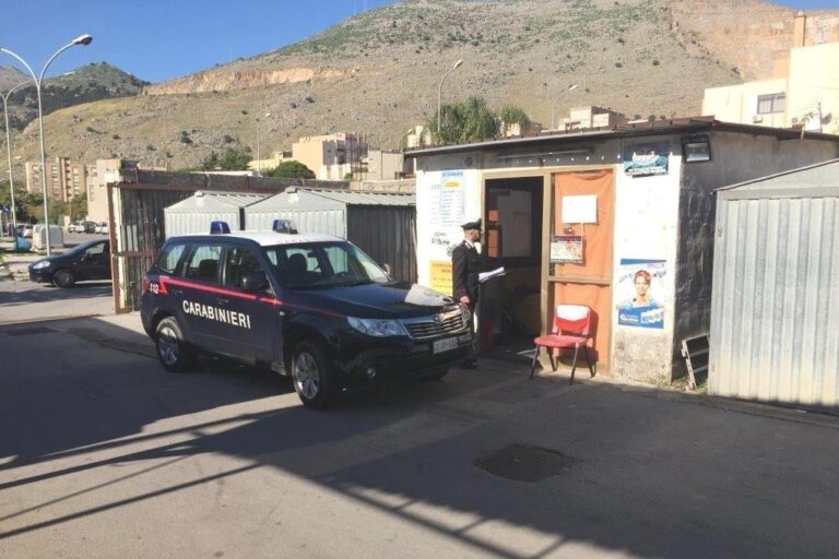 5000 mq adibiti ad autorimessa, con 76 box, un’officina ed un autolavaggio. Tutto abusivo… e sequestrato