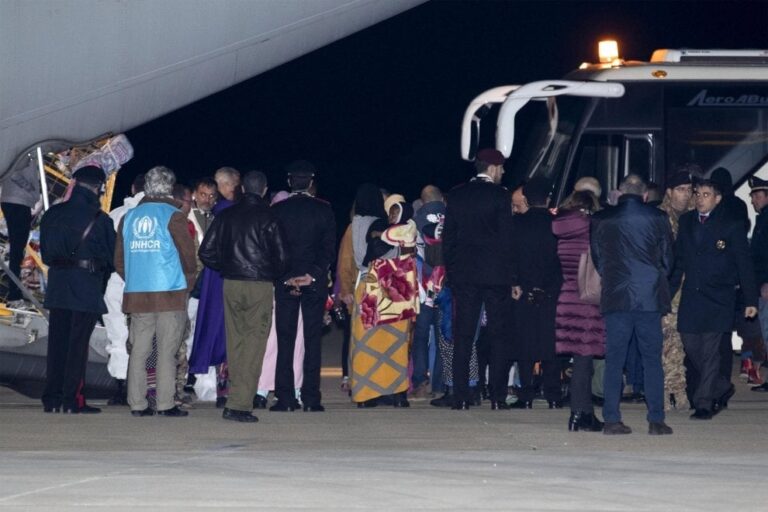 Primo corridoio umanitario per migranti dalla Libia