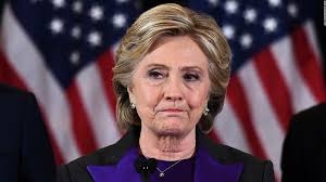 Hillary Clinton nei guai per colpa di una sua assistente