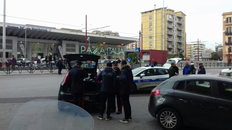 Parcheggiatori abusivi. Carabinieri e Polizia municipale denunciano tre persone e ne multano dieci
