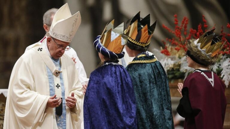 Il papa: nel 2018 “ricominciamo da ciò che conta, la pace”