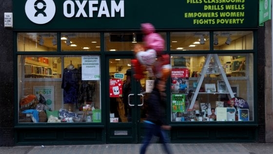 Oxfam, vice presidente si dimette