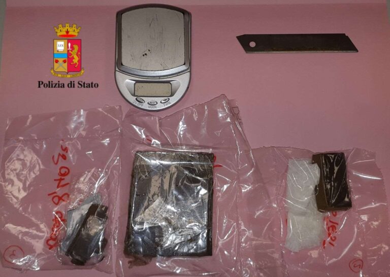 Circolava con droga pronta per la vendita al dettaglio. Arrestato giovane 27enne