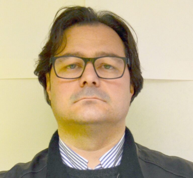 Duro colpo a Cosa Nostra. Eseguiti decine di arresti e scoperta una rete di centri scommesse al servizio della Mafia: fruttavano un milione di euro al mese