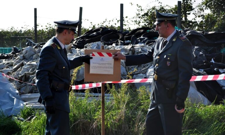 Guardia di Finanza sequestra discarica abusiva di circa 30.000 mq.
