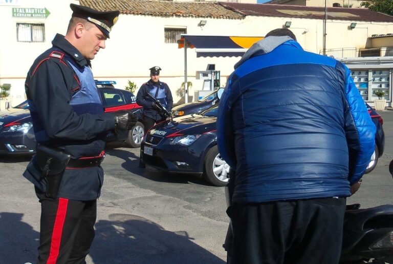 Agli arresti domiciliari viene trovato fuori casa dai Carabinieri. Si giustifica: era pasquetta e voleva mangiare le “stigghiole”