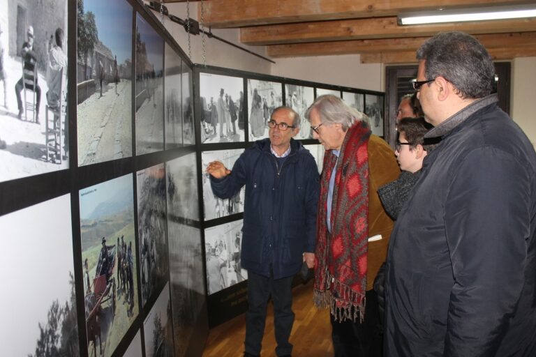 Vittorio Sgarbi a Ciminna visita la mostra dedicata al film “Il Gattopardo” promossa da BCsicilia