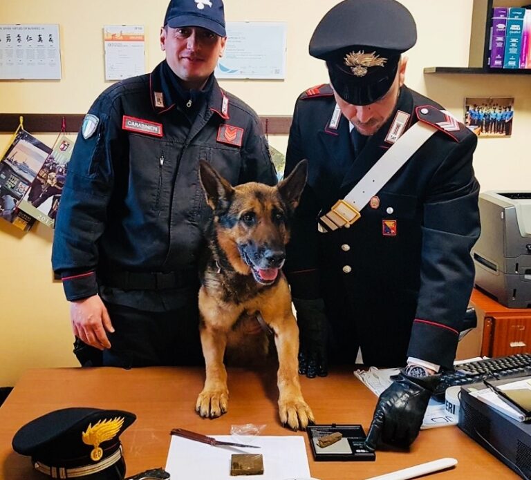Fermato con un panetto di hashish, 38enne arrestato dai Carabinieri