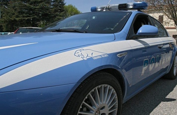 Donna 31enne rapina straniero con regolare permesso di soggiorno
