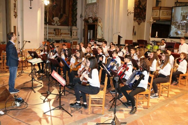 L’orchestra dell’Istituto comprensivo di Petralia Soprana prima al concorso nazionale musicale “Zangarelli” di Città di Castello