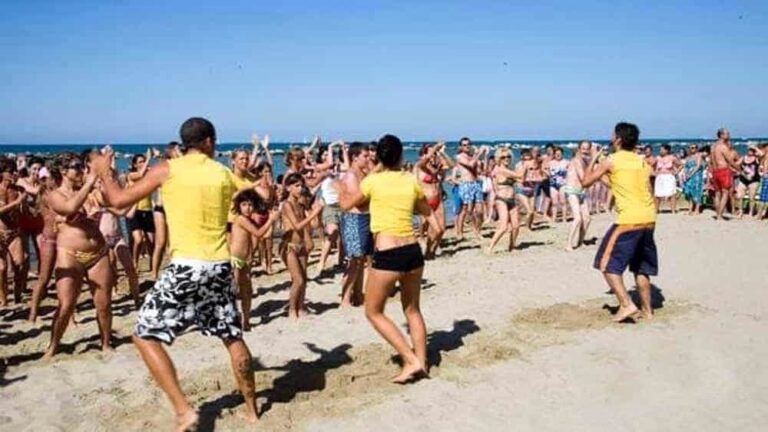 Corso per animatori da impiegare nei villaggi turistici di Terrasini, Campofelice di Roccella o in Calabria, Puglia e Campania