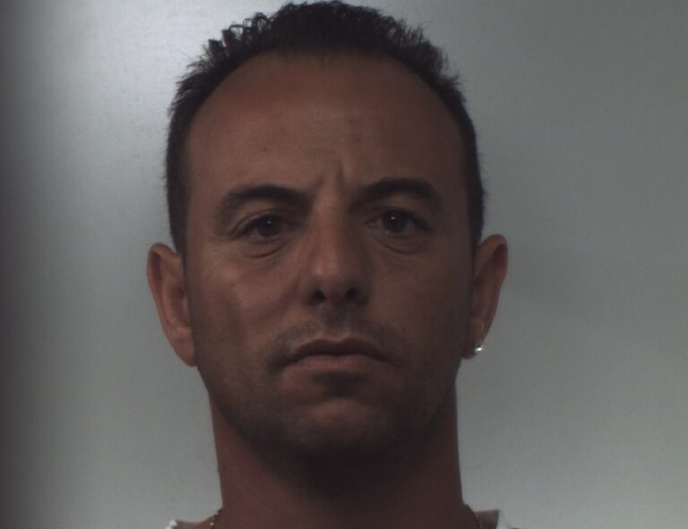 Truffa dello specchietto. I Carabinieri arrestano 33enne: era riuscito a farsi consegnare 100 euro da un anziano
