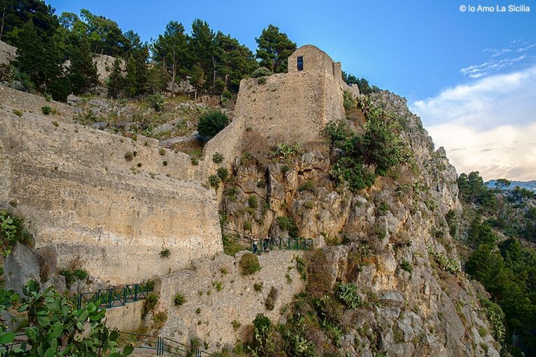 Cefalù. Carabinieri arrestano dipendente comunale per peculato
