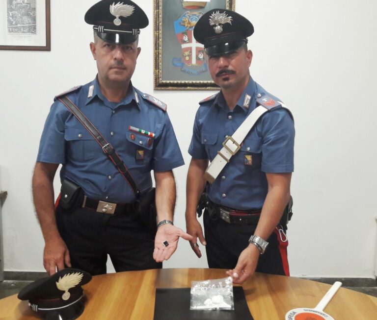Fermati a Campofelice di Roccella con cocaina in macchina. Arrestati due incensurati di Cefalù